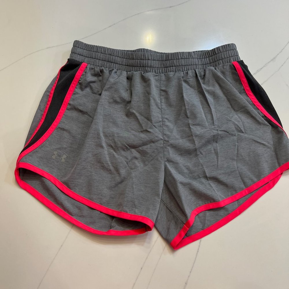 Under Armour Women's Small Athletic Shorts
